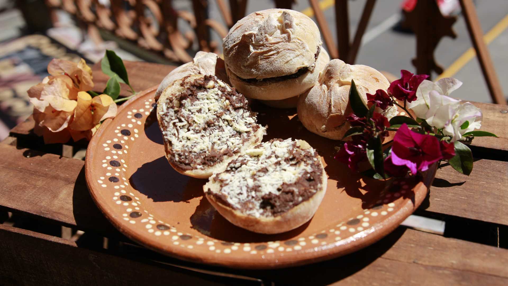 Pambazos Veracruzanos: Tradición y Sabor en Cada Bocado